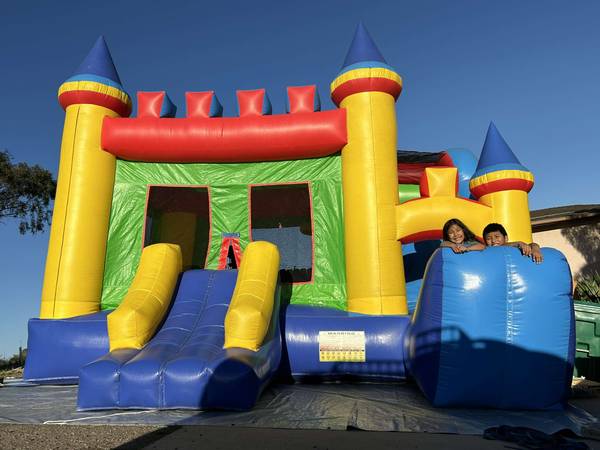 Bounce house rentals (San diego)
