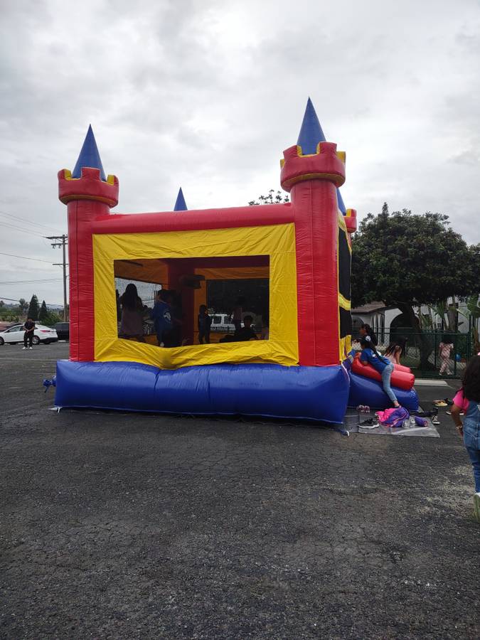 Bounce house jumper inflatables rentals (Vista)