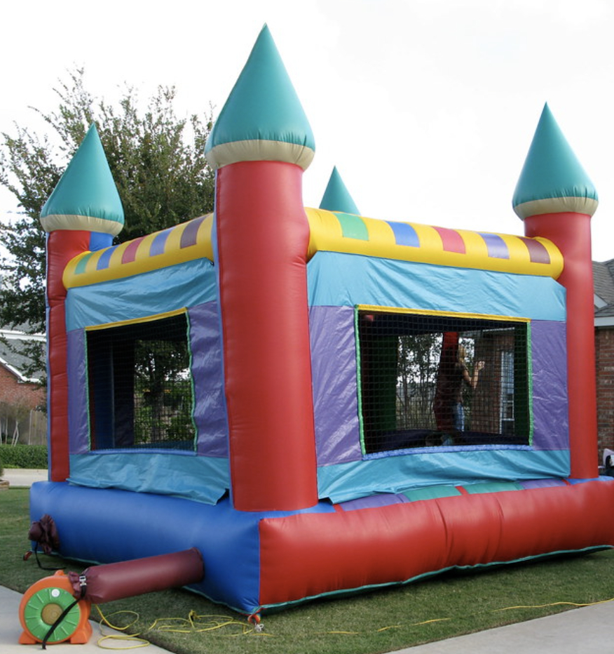 bounce house rentals (Delano)